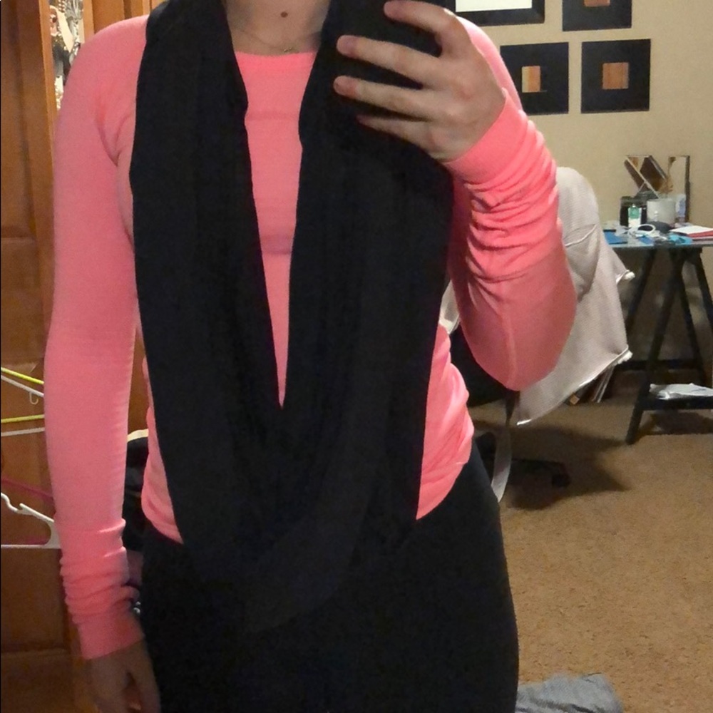Lululemon vinyasa scarf-all black